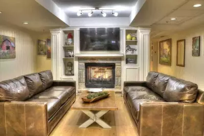 Lobby Seating Area at Lodge at Five Oaks hotel in Sevierville TN