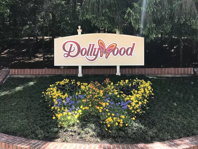 dollywood theme park