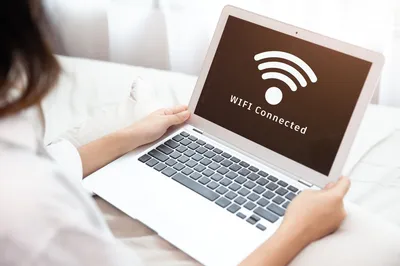 computer connected to wifi