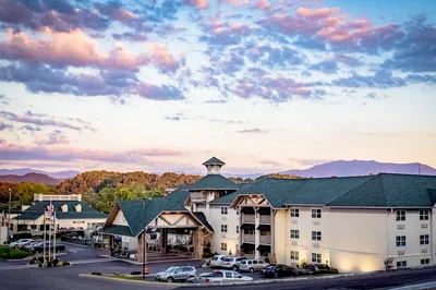 The Lodge at Five Oaks sunset